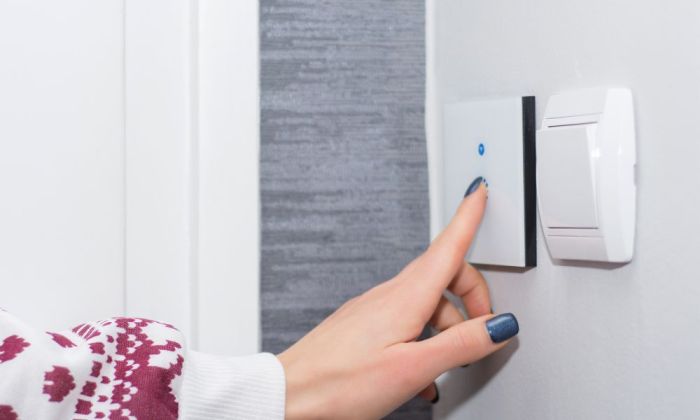 How Smart Technology is Revolutionizing the Furniture Manufacturing Industry